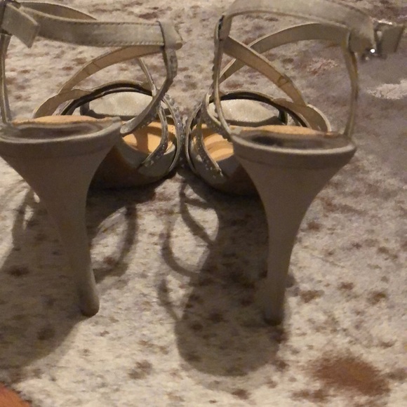 High heels - Picture 3 of 4